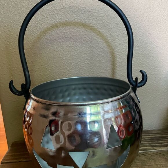 Hammered Metal Large Silver Pumpkin - Picture 15 of 16